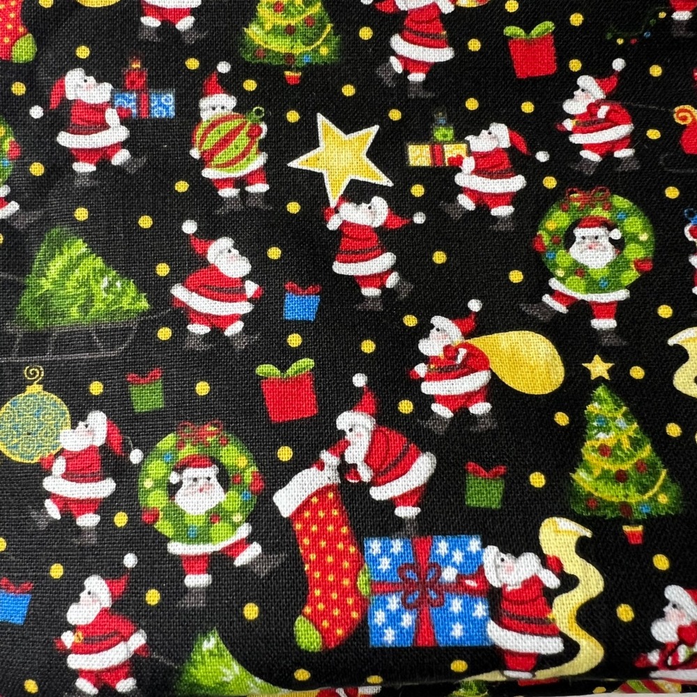 Fabric Traditions Christmas Santa Claus Cotton Fabric 34x44 Black 2020 NTT Inc - Picture 4 of 8